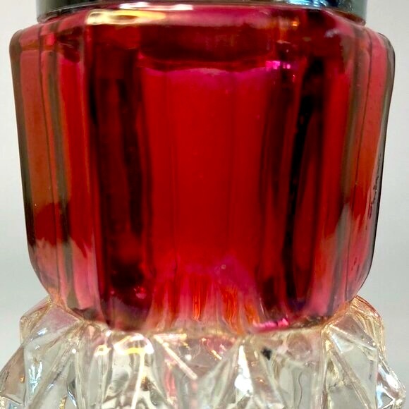 Vintage Indiana Glass Diamond Point Ruby Red Salt And Pepper Shakers - Picture 4 of 10